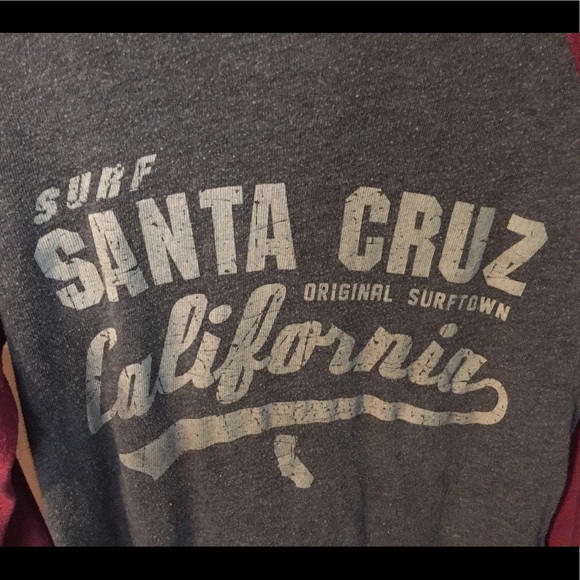 A long sleeve shirt - Picture 3 of 5